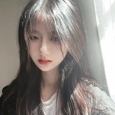 神秘裸女 封面