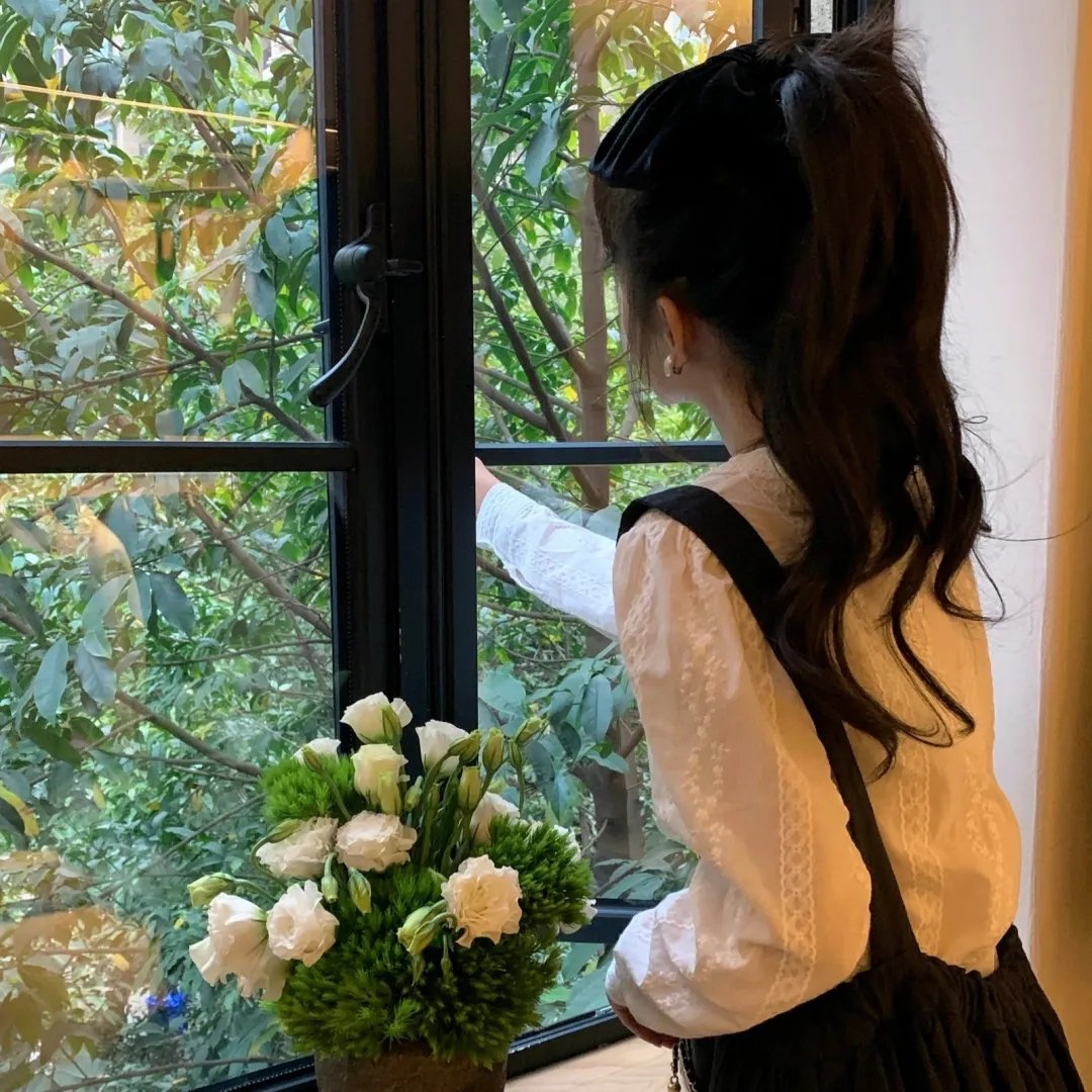 来自过去的女孩 封面